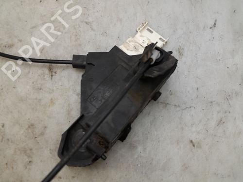 Højre fortil lås PEUGEOT 407 (6D_) 2.0 HDi 135 (6DRHRH, 6DRHRE, 6DRHRG, 6DRHRJ) (136 hp) 30915518