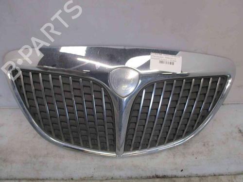 Used Grille LANCIA YPSILON (843_) 1.2 (843.AXA1A) (60 hp) 24005397