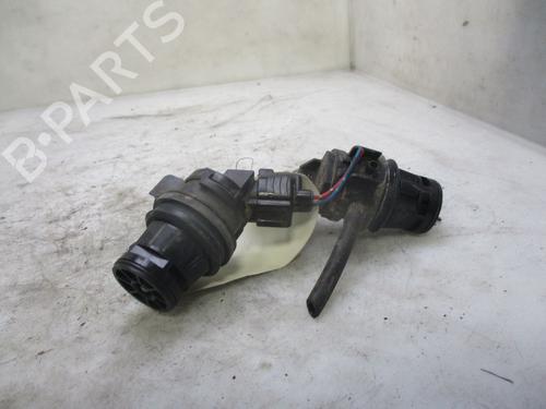 Used Washer pump TOYOTA RAV 4 III (_A3_) 2.2 D 4WD (ALA30) (133 hp) 24972340