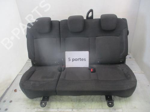 rear-seat-dacia-lodgy-js_-2012-33187318 main image