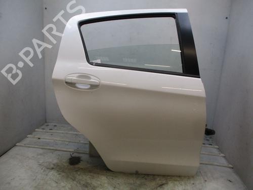 Used Right rear door TOYOTA YARIS (_P13_) 1.5 Hybrid (NHP130_, NHP130) (101 hp) 30472993