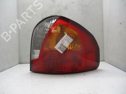 Used Right taillight HYUNDAI SANTA FÉ I (SM) 2.0 CRDi 4x4 (125 hp) 26635684