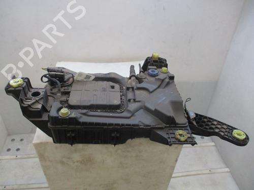 Serbatoio AdBlue PEUGEOT 308 SW II (LC_, LJ_, LR_, LX_, L4_) 1.5 BlueHDi 130 (131 hp) 30556069