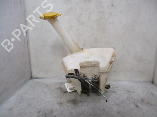 Used Windscreen washer tank TOYOTA YARIS (_P13_) 1.0 (KSP130_, KSP130) (69 hp) 25019542