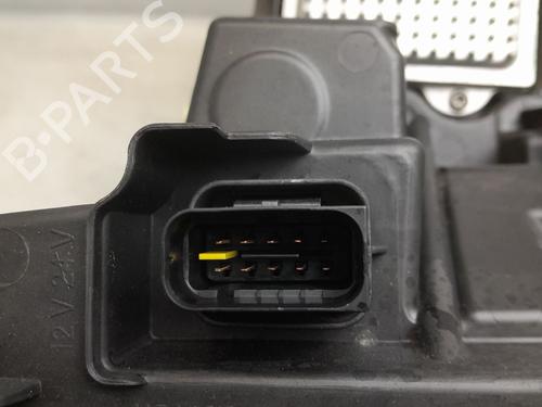 Left headlight PEUGEOT 3008 II SUV (MC_, MR_, MJ_, M4_)  | BP30949173C28 