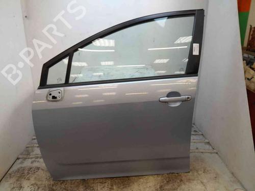 Used Left front door TOYOTA COROLLA Verso (ZER_, ZZE12_, R1_) 2.2 D-4D (AUR10_, AUR10R) (136 hp) 26633750