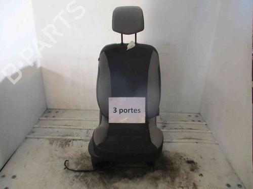 Used Right front seat CHEVROLET SILVERADO 2500 HD Crew Cab Pickup 6.6 D (305 hp) 26627548