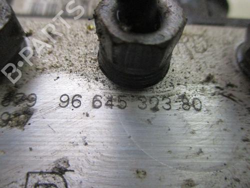 Used ABS pump PEUGEOT 3008 I MPV (0U_) 1.6 HDi (109 hp) 30796708