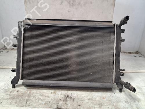 Used Water radiator Water radiator 36872421 36872421