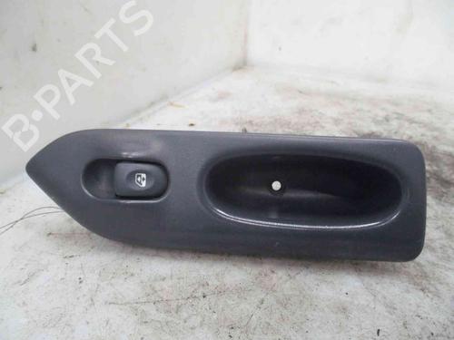 Used Right rear window switch RENAULT ESPACE III (JE0_) 2.0 16V (JE0N, JE0L, JE02) (140 hp) 19719567
