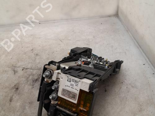Used Fuse box Fuse box 37674250 37674250