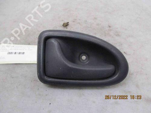 Maniglia interna anteriore sinistra RENAULT CLIO II (BB_, CB_) 1.2 (BB0A, BB0F, BB10, BB1K, BB28, BB2D, BB2H, CB0A,... (58 hp) 19740423