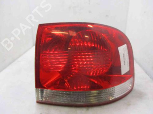 Used Right taillight VW TOUAREG (7LA, 7L6, 7L7) 2.5 R5 TDI (174 hp) 19738433