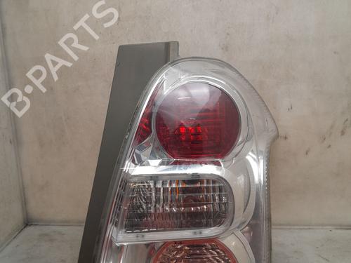 Feu arrière droit TOYOTA COROLLA Verso (ZER_, ZZE12_, R1_) 2.2 D-4D (AUR10_, AUR10R) (136 hp) 30116616