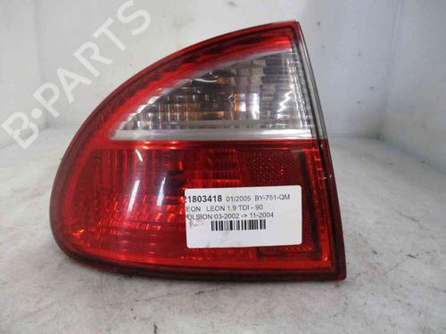 Venstre baglygte SEAT LEON (1M1) 1.4 16V (75 hp) 19713750