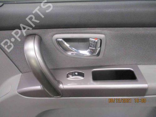 Right front door KIA SORENTO I (JC) 2.5 CRDi 4WD | BP19739883C3 
