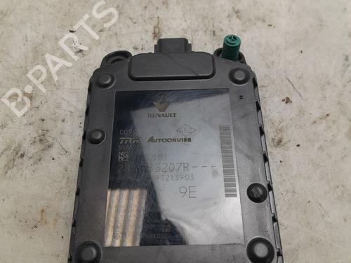 Used Electronic module RENAULT MEGANE IV Hatchback (B9A/M/N_) 1.5 Blue dCi 115 (B9A6) (116 hp) 31604461
