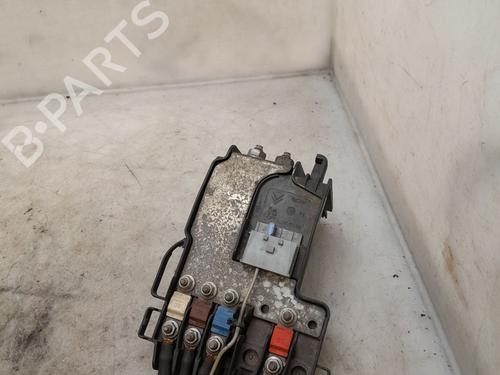 Used Fuse box Fuse box 37674234 37674234