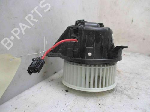 Used Heater blower motor VW POLO VI (AW1, BZ1, AE1) 1.0 TSI (95 hp) 30723275