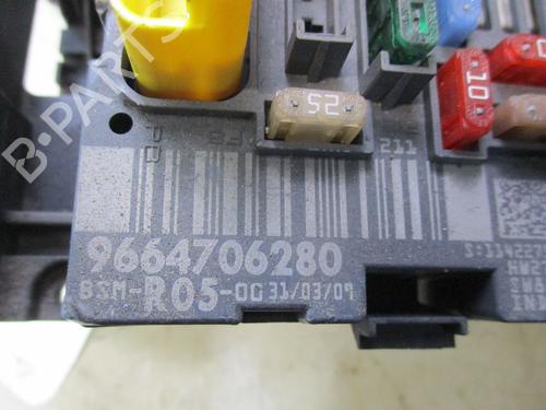 Fuse box PEUGEOT 308 CC (4B_) 2.0 HDi (4BRHRH, 4BRHRJ) | BP33058194E1 - Image 2