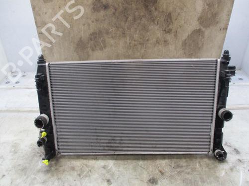 Used Water radiator TOYOTA YARIS (_P21_, _PA1_, _PH1_) 1.5 Hybrid (MXPH10, MXPH11) (116 hp) 30723399