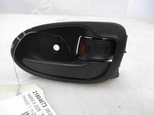 Used Front right interior door handle TOYOTA YARIS (_P9_) 1.3 VVT-i (SCP90_, SCP90R) (87 hp) 26621321