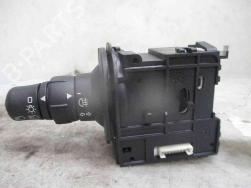 Used Steering column stalk RENAULT SCÉNIC II (JM0/1_) 1.5 dCi (JM1F) (86 hp) 19715623