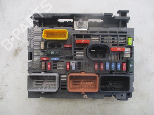 Used Fuse box Fuse box 38971526 38971526