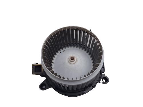Used Heater blower motor Heater blower motor PEUGEOT 3008 II SUV (MC_, MR_, MJ_, M4_) 1.2 THP/ PureTech 130 (MRHNSM, MRHNSU, MRHNSJ, MRHNYW,... (131 hp) 40468148 40468148