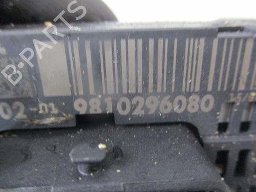 Used Fuse box PEUGEOT 308 SW II (LC_, LJ_, LR_, LX_, L4_) 1.2 THP 130 (131 hp) 30884373