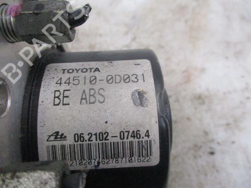 ABS Bremseaggregat TOYOTA YARIS (_P9_) 1.3 VVT-i (SCP90_, SCP90R) (87 hp) 30915495