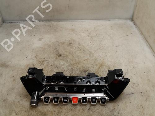 Used Warning switch Warning switch PEUGEOT 2008 II (UD_, US_, UY_, UJ_, UR_, UC_) 1.5 BlueHDI 130 (131 hp) 30650915 30650915
