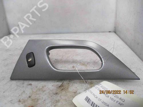 Used Right rear window switch PEUGEOT 407 SW (6E_, 6D_) 2.0 HDi 135 (136 hp) 19740918