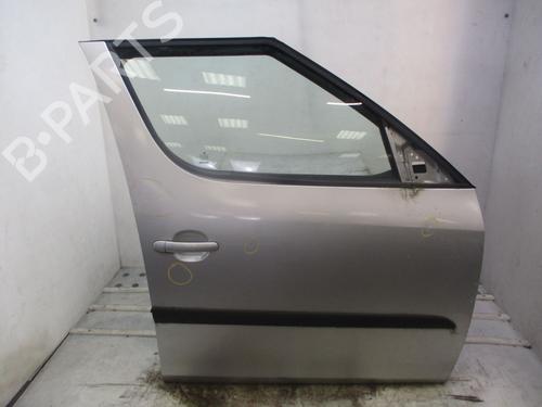 Used Right front door Right front door 32199429 32199429
