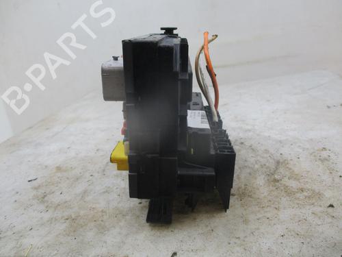 Fuse box PEUGEOT 3008 I MPV (0U_) 1.6 HDi | BP30187184E1