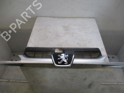 Grill PEUGEOT 206 Hatchback (2A/C) 1.1 i (60 hp) 30865480