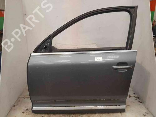 Used Left front door VW TOUAREG (7LA, 7L6, 7L7) 2.5 R5 TDI (174 hp) 19738422