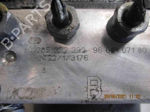 Used ABS pump PEUGEOT 308 I (4A_, 4C_) 1.6 HDi (90 hp) 19736595