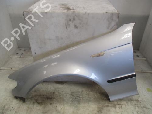 Guarda-lamas esquerdo Guarda-lamas esquerdo BMW 3 (E46) 320 d (150 hp) 36145547 36145547