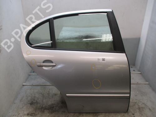 Used Right rear door SEAT LEON (1M1) 1.9 TDI (110 hp) 24996587