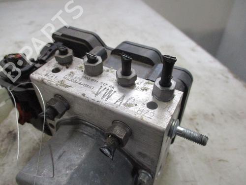 ABS pump SKODA FABIA II (542) 1.2 TSI | BP30739321M43 - Image 6