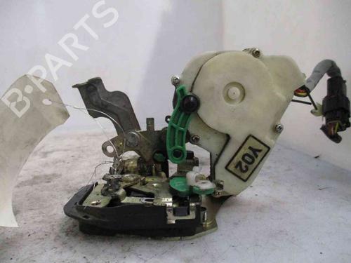 Used Front right lock KIA SORENTO I (JC) 2.5 CRDi 4WD (140 hp) 21833816