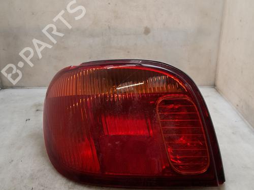 Højre baglygte TOYOTA YARIS (_P1_) 1.3 (SCP12_, SCP13_, SCP12R, SCP13R) (87 hp) 28828236