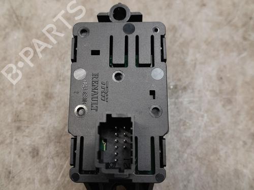 Elektronisk modul RENAULT SCÉNIC III (JZ0/1_) 1.5 dCi | BP28483836M83 