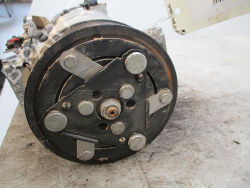 AC Kompressor RENAULT MEGANE IV Hatchback (B9A/M/N_) 1.3 TCe 140 (B9NB) (140 hp) 25019538