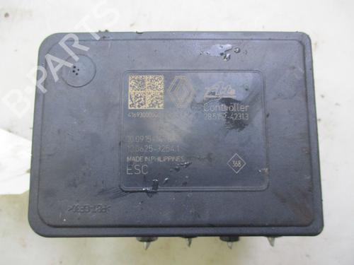 Used ABS pump RENAULT MEGANE IV Hatchback (B9A/M/N_) 1.5 dCi 110 (B9A3) (110 hp) 31934657
