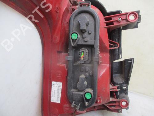 Right taillight PEUGEOT 5008 (0U_, 0E_) 1.6 HDi | BP24972076C35 