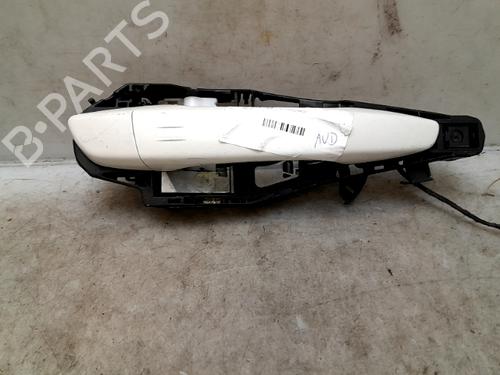 Used Front right exterior door handle PEUGEOT 3008 II SUV (MC_, MR_, MJ_, M4_) 1.6 THP 165 (M45GYW, M45GZW, M45GYV) (165 hp) 24013803