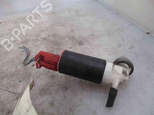 Used Washer pump TOYOTA YARIS (_P1_) 1.4 D-4D (NLP10_, NLP10R) (75 hp) 24007858