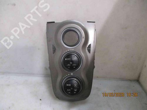 Commande Chauffage TOYOTA YARIS (_P9_) 1.4 D-4D (NLP90_, NLP90R) (90 hp) 19719755